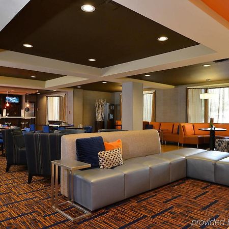 คอร์ตยาร์ด เบนตันวิลล์ Hotel ภายนอก รูปภาพ