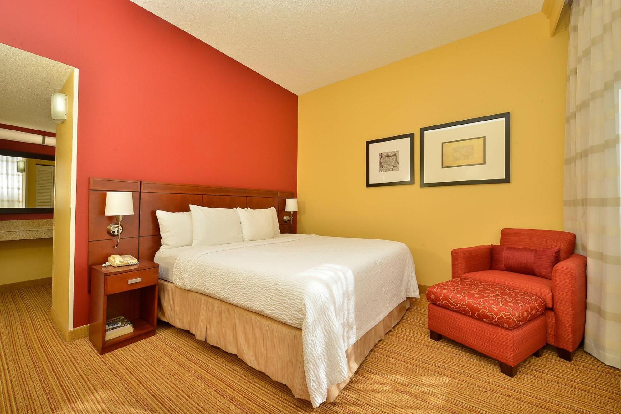 คอร์ตยาร์ด เบนตันวิลล์ Hotel ภายนอก รูปภาพ