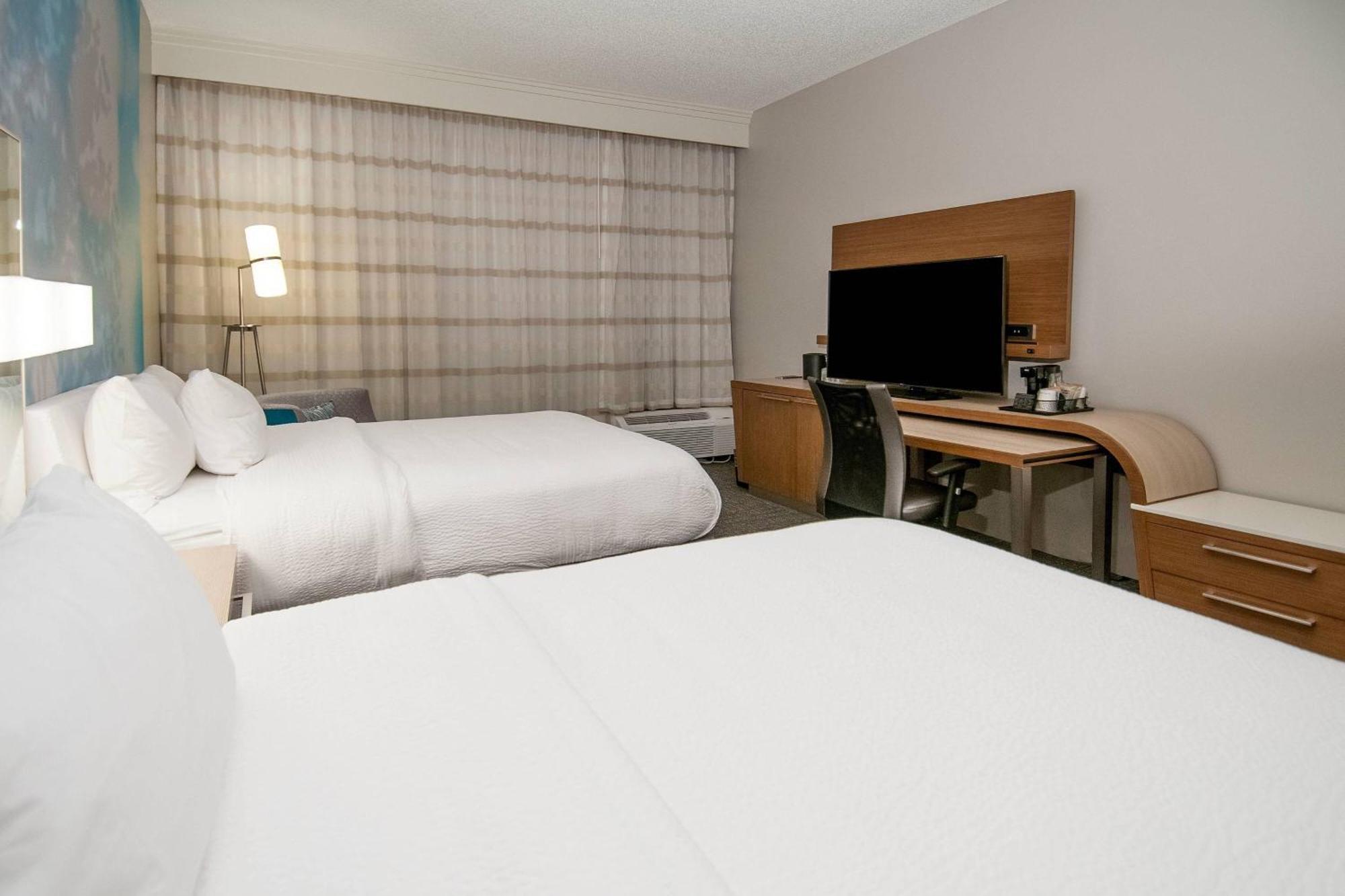 คอร์ตยาร์ด เบนตันวิลล์ Hotel ภายนอก รูปภาพ