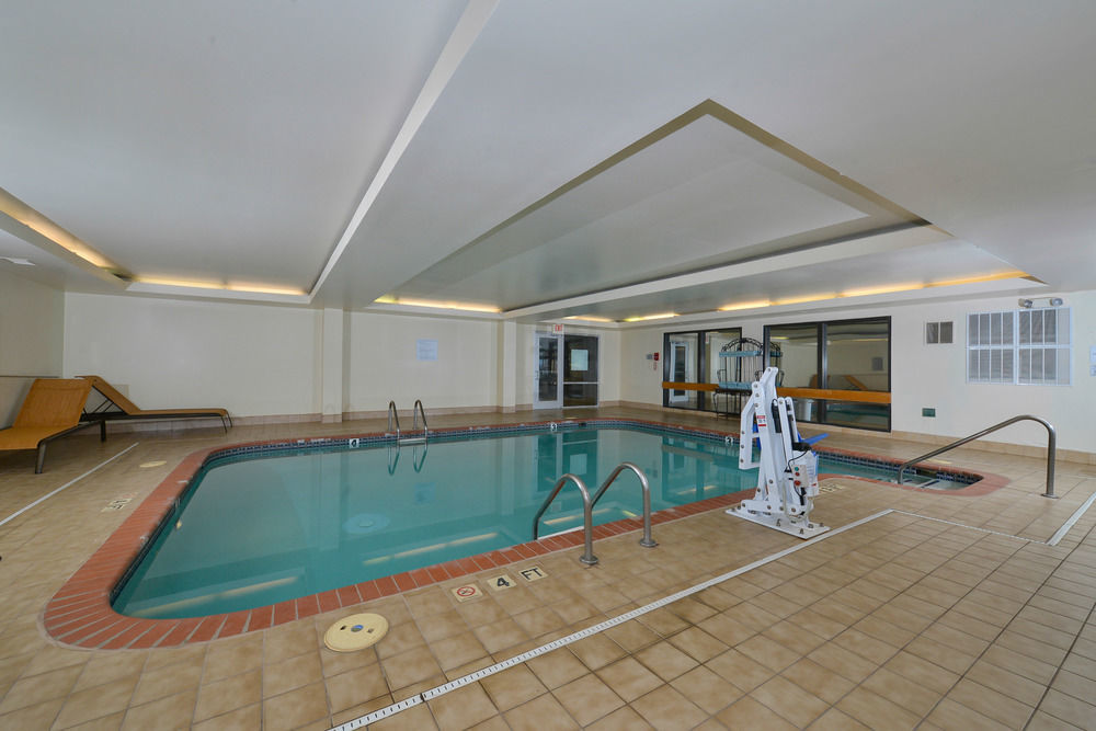 คอร์ตยาร์ด เบนตันวิลล์ Hotel ภายนอก รูปภาพ