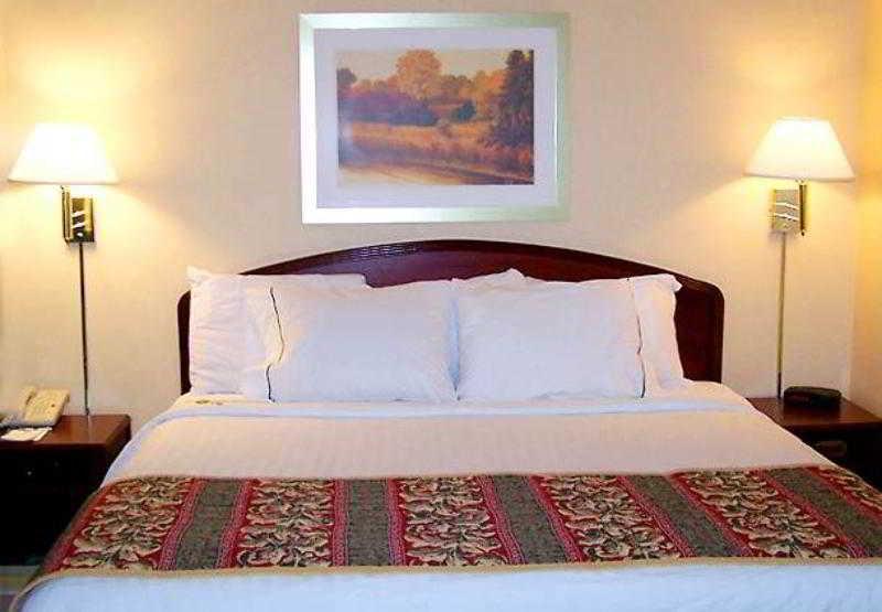 คอร์ตยาร์ด เบนตันวิลล์ Hotel ห้อง รูปภาพ