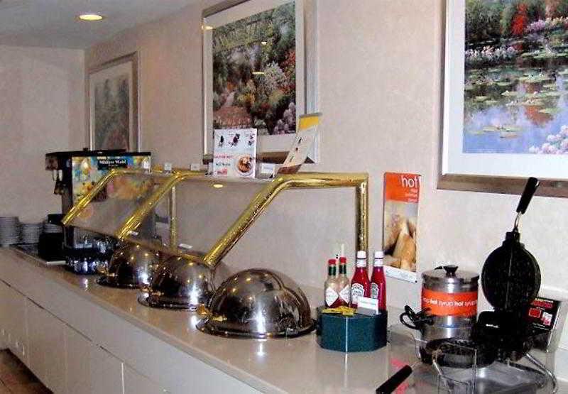 คอร์ตยาร์ด เบนตันวิลล์ Hotel ร้านอาหาร รูปภาพ