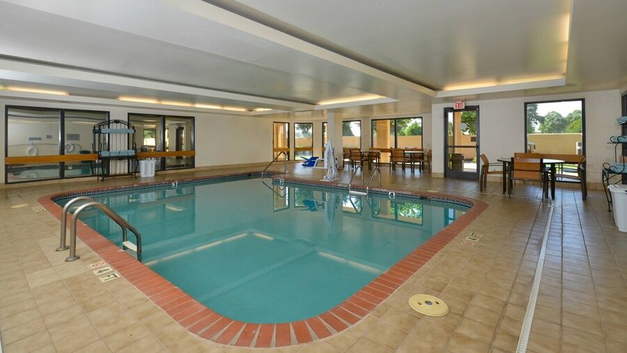คอร์ตยาร์ด เบนตันวิลล์ Hotel ภายนอก รูปภาพ